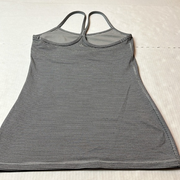 Lululemon racer back tankTop sports bra - Picture 3 of 4
